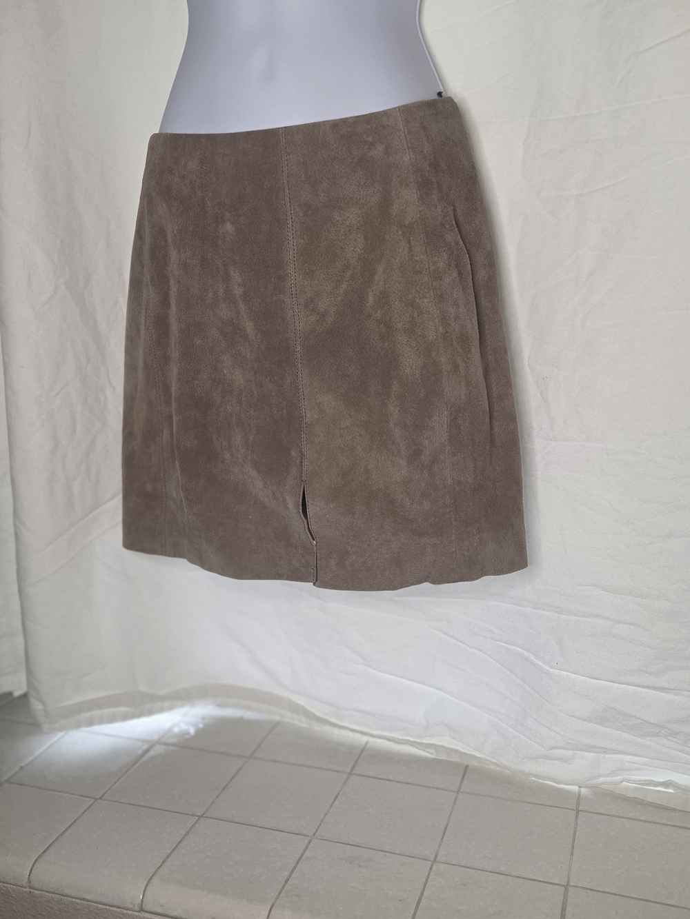 NWT [BLANKNYC] Road Trip Suede Mini Skirt French Taupe Brown Size 24